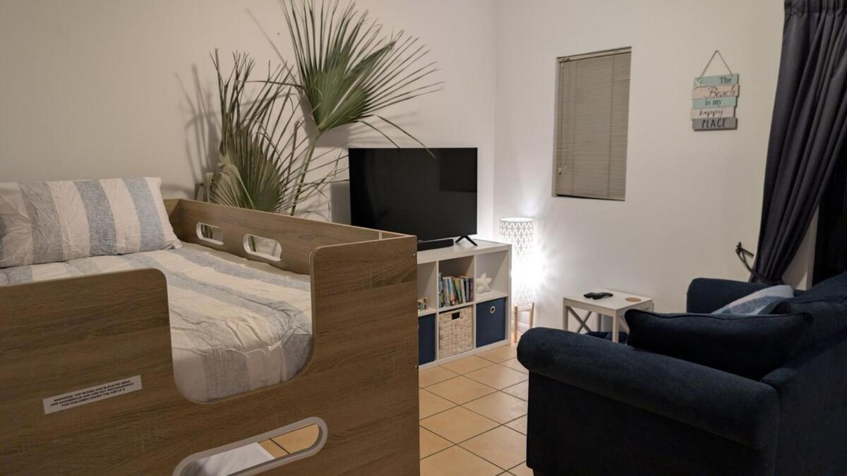 Coastal Comfort - 1 Bedroom Beachfront Apartment *
