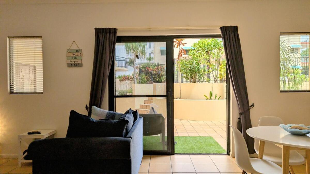 Coastal Comfort - 1 Bedroom Beachfront Townsville