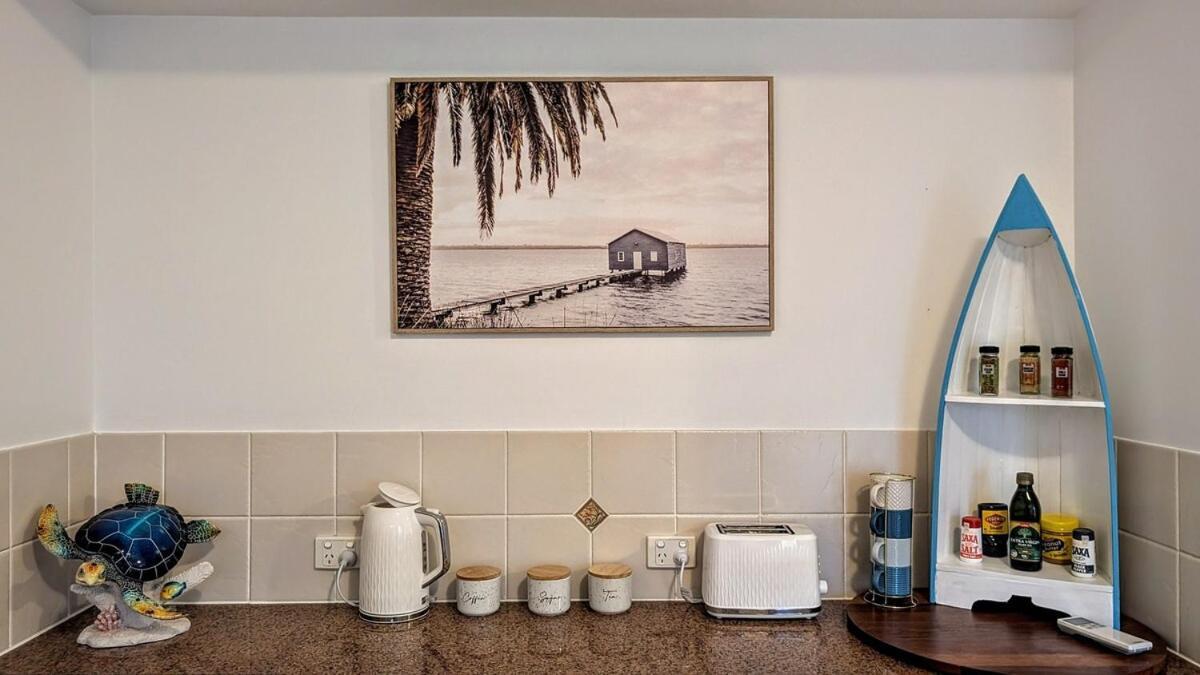Coastal Comfort - 1 Bedroom Beachfront Townsville
