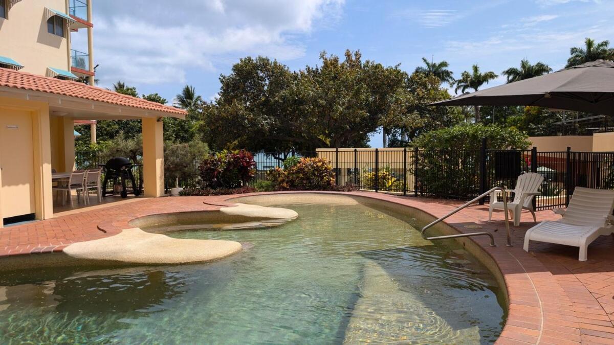 Coastal Comfort - 1 Bedroom Beachfront * Townsville