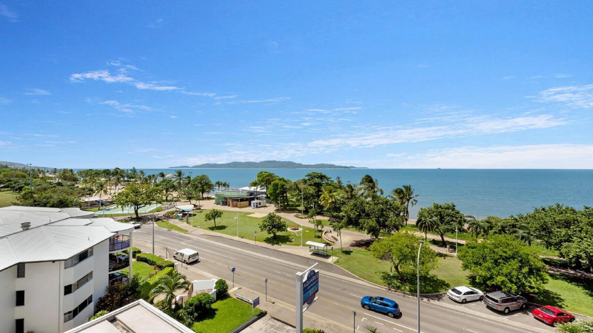 503 - Prime Spot With Ocean Views * Townsville