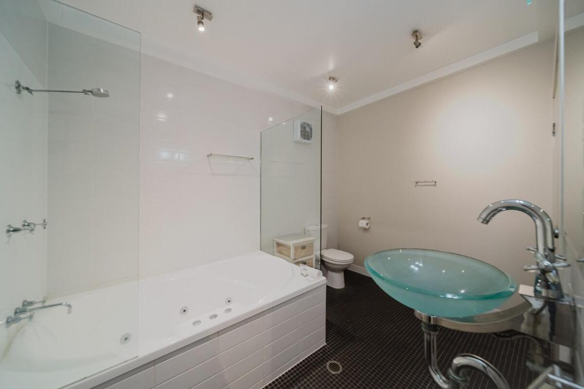 Flinders 2 Bed Unit Strand! *