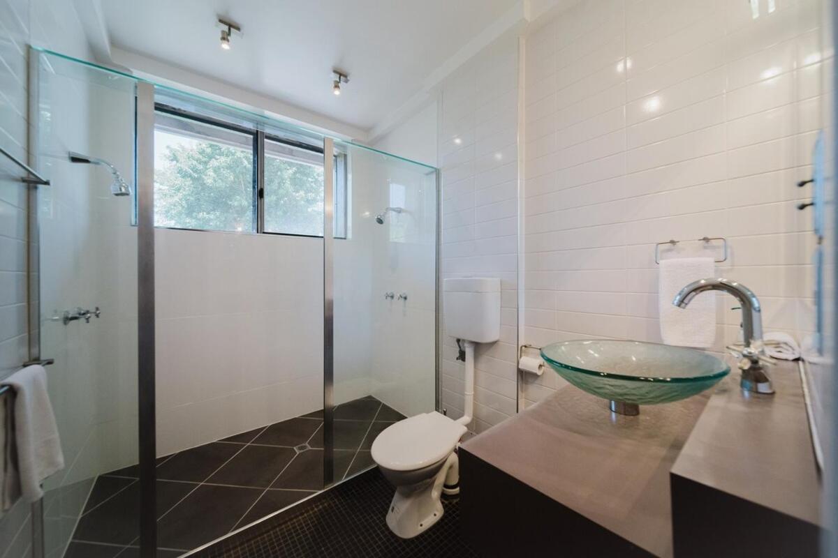 Flinders 2 Bed Unit Strand! Townsville