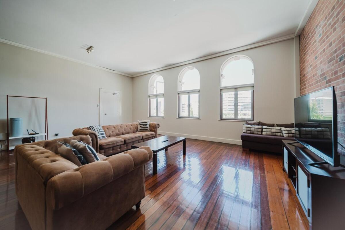 Flinders 2 Bed Unit Strand! * Townsville