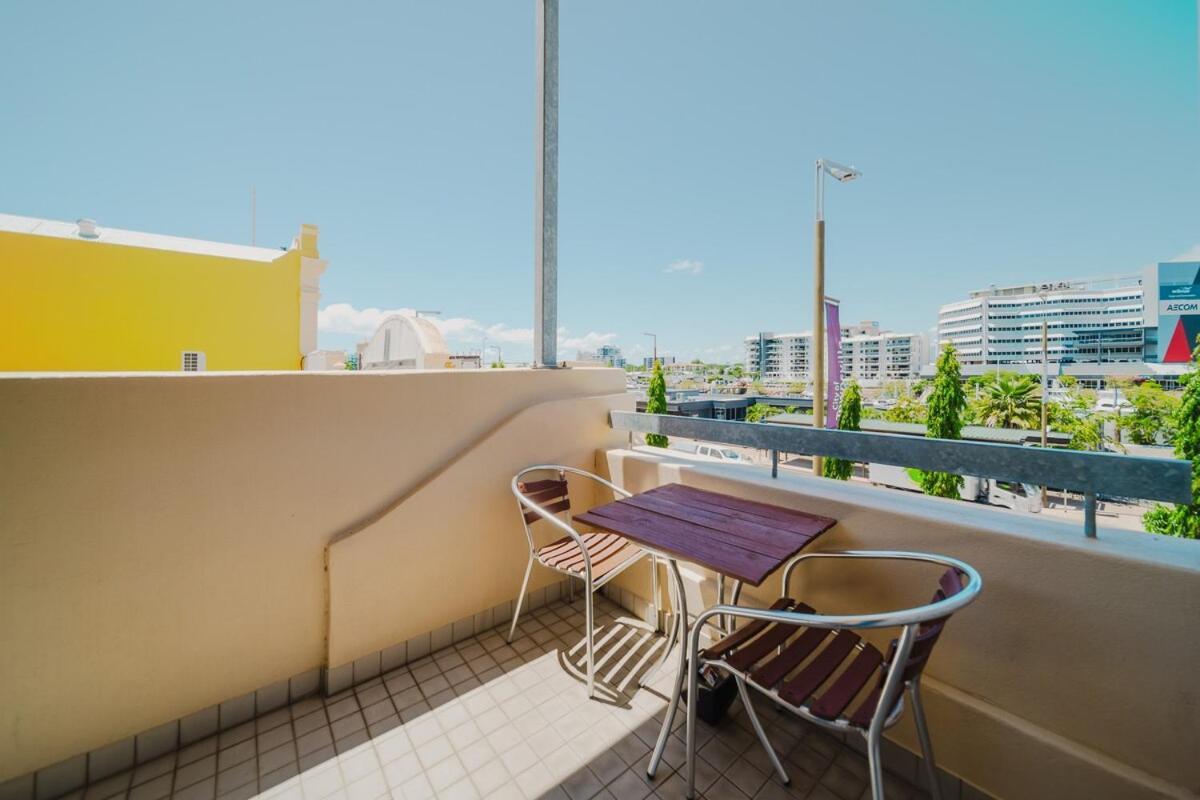 Flinders 2 Bed Unit Strand! * Townsville