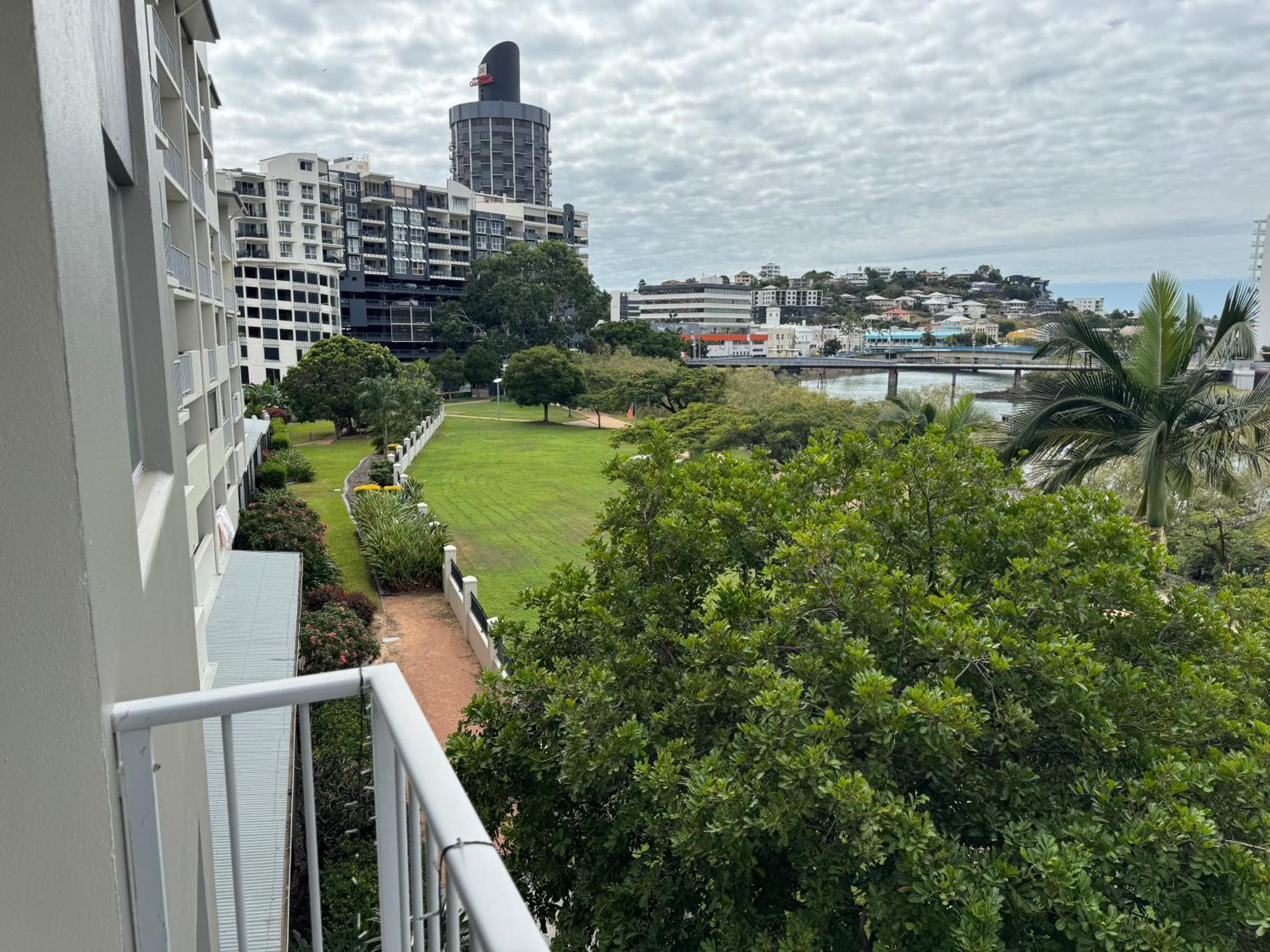 Stadium On The Riverfront 38 Apartment Townsville
