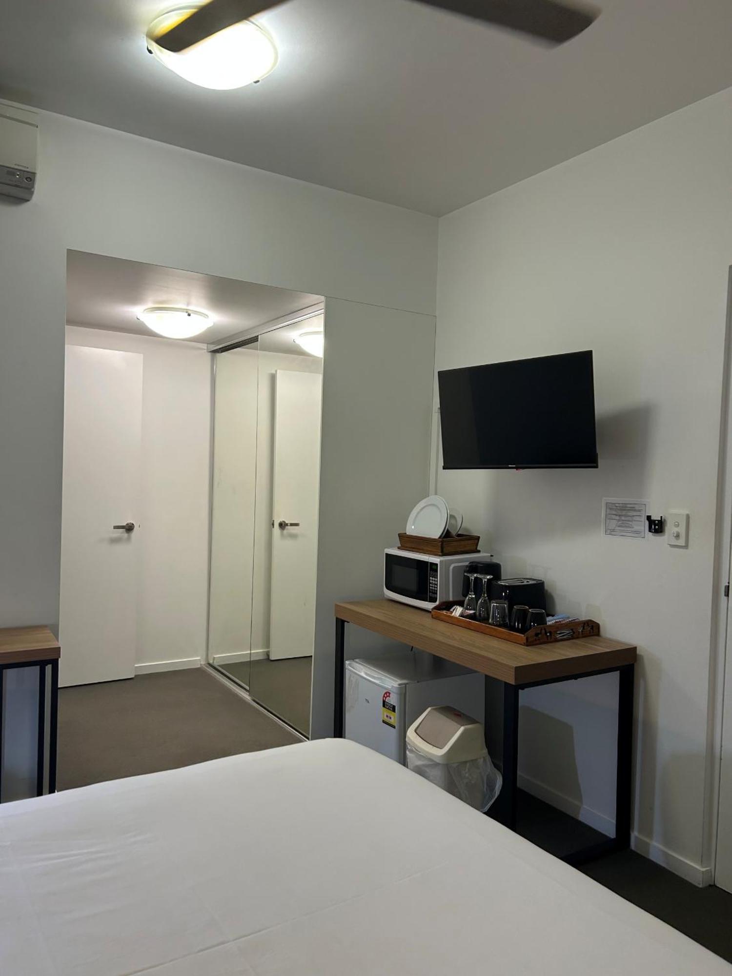 Holborn 4* Townsville