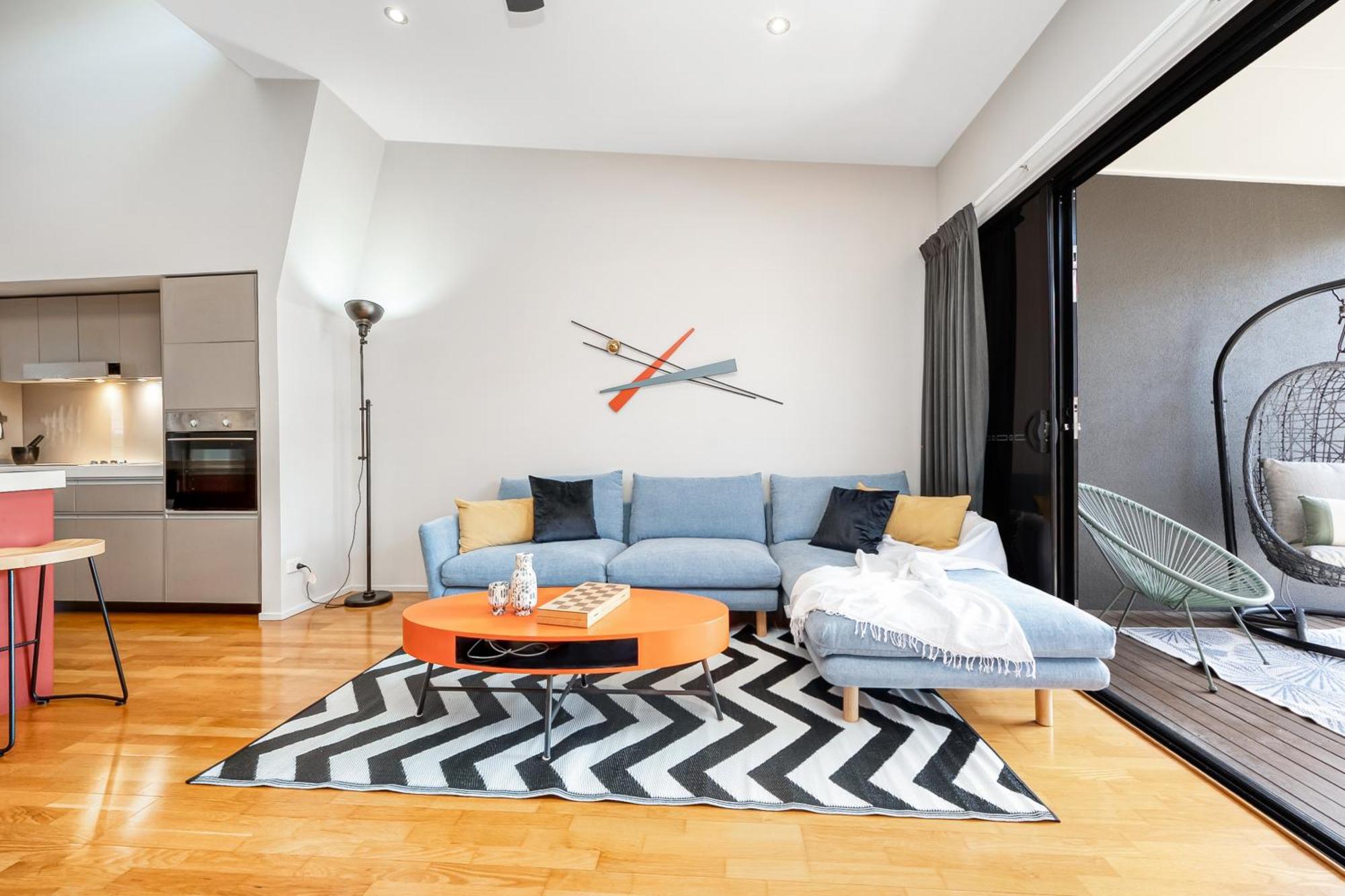 Apartment Hip Fringe Living - *