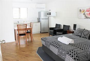 Aparthotel Holiday 3*
