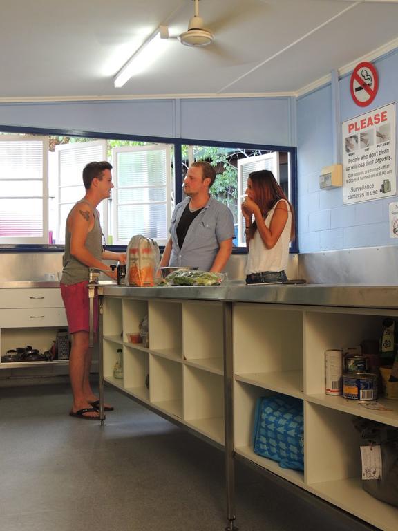 Reef Backpackers