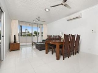 Holiday Aparthotel 3*