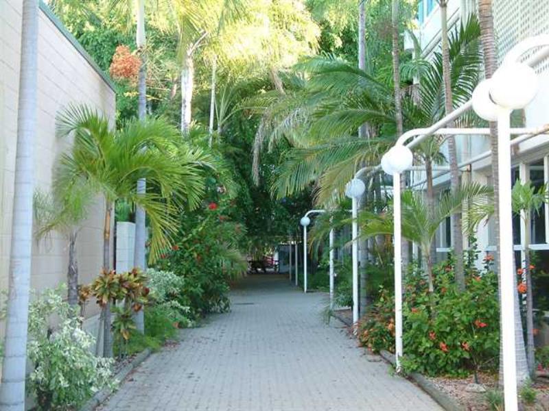 Hostel Adventurers Backpackers *