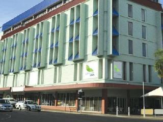 Hotel Madison Plaza