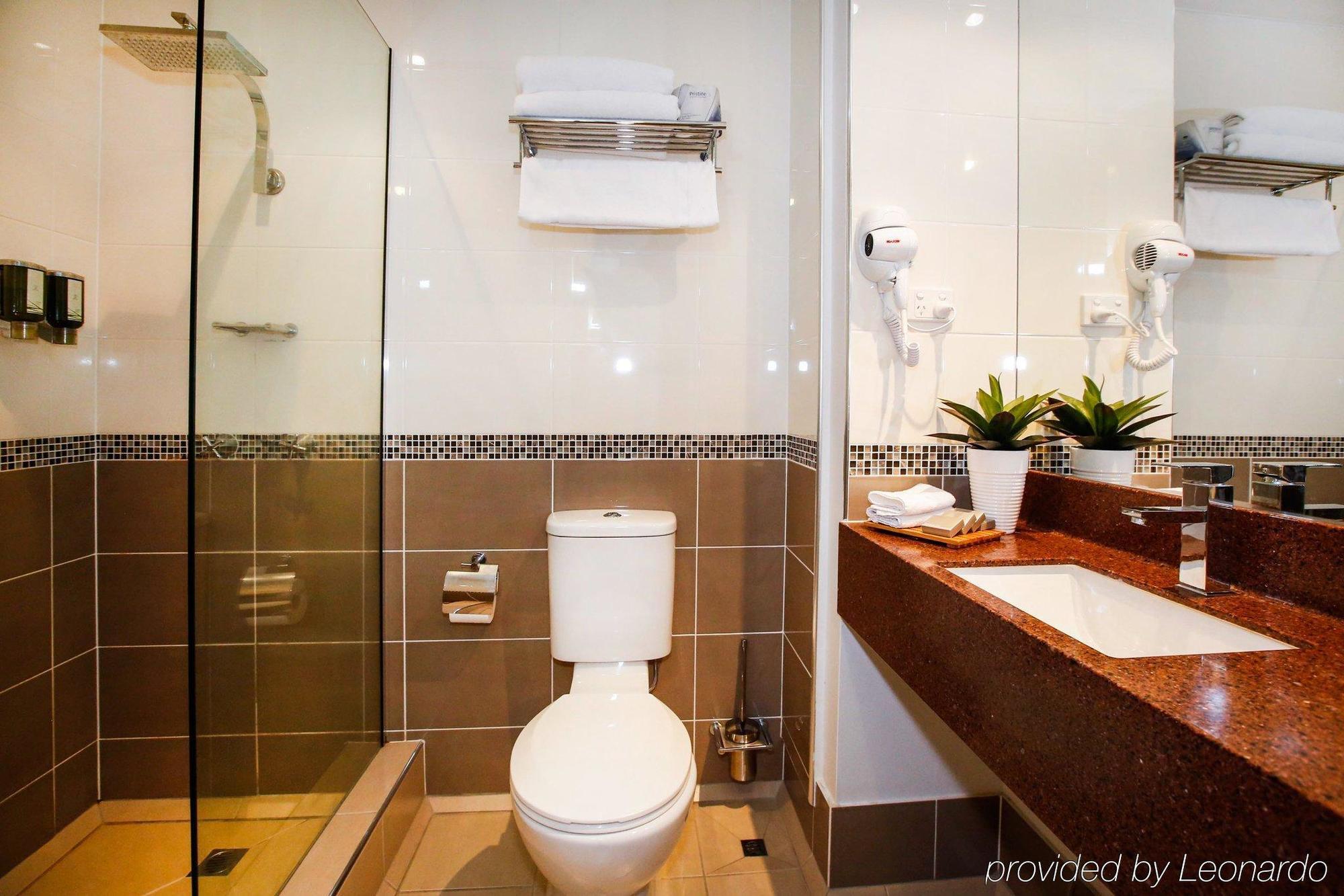 Hotel Madison Plaza 4*
