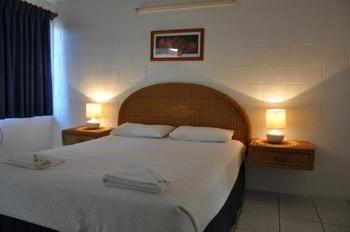 Palm Waters Holiday Villas 3* Townsville