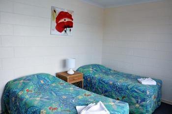 Palm Waters Holiday Villas 3* Townsville