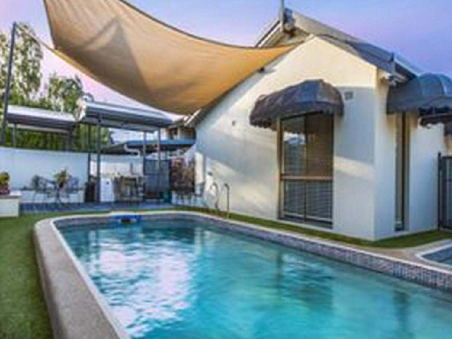 Holiday Aparthotel
