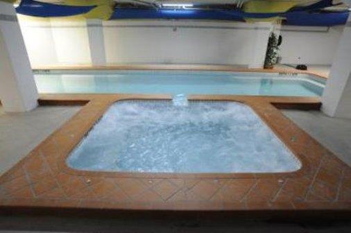 Hotel Madison Plaza 4*