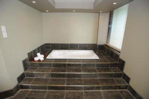Madison Plaza 4*