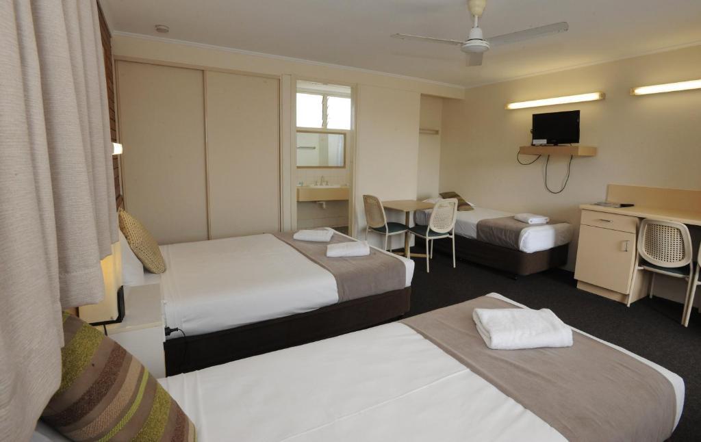 Shoredrive Motel 3*