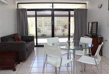 Holiday Aparthotel