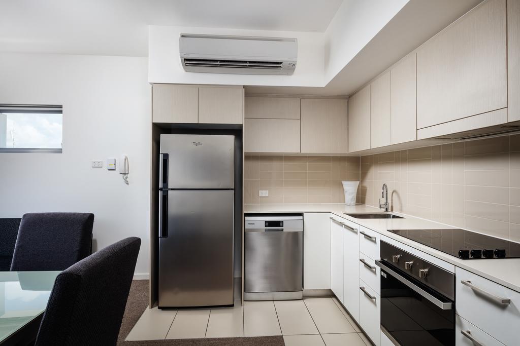 Central Kensington Apartments 4*