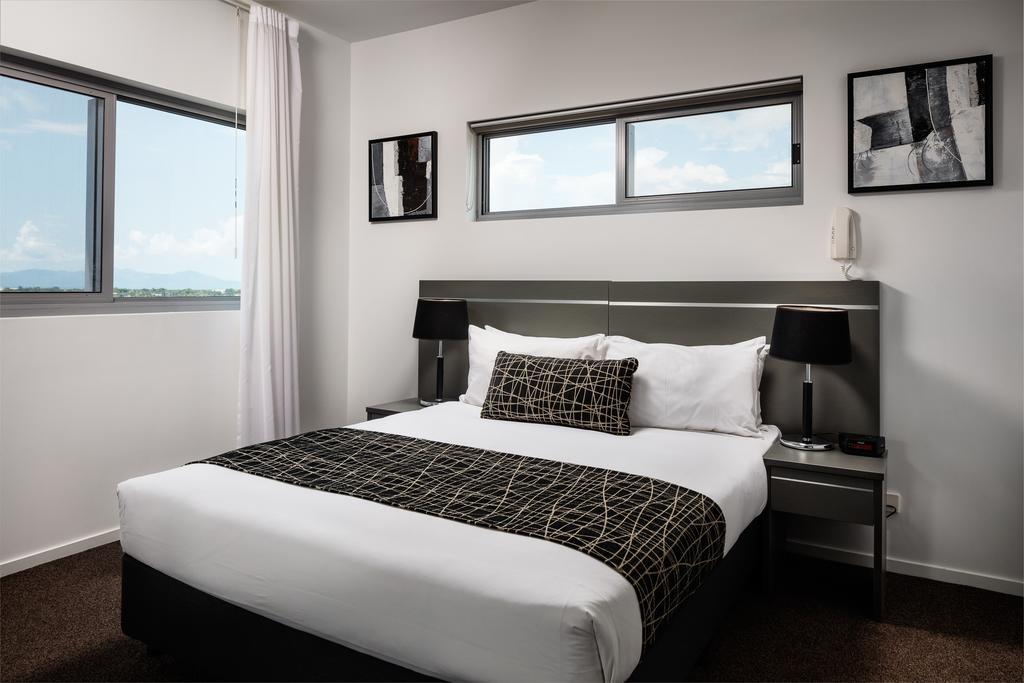Central Kensington Apartments 4*