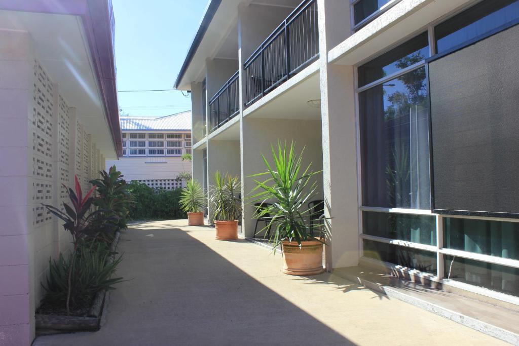 Holiday 3*