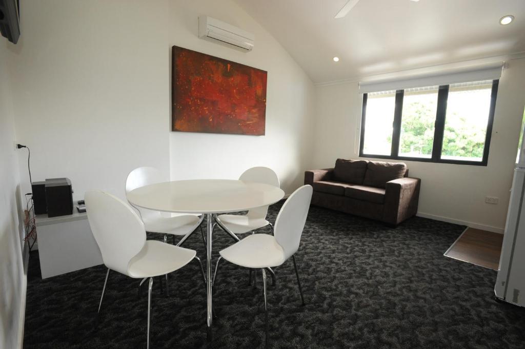 Motel Shoredrive 3*