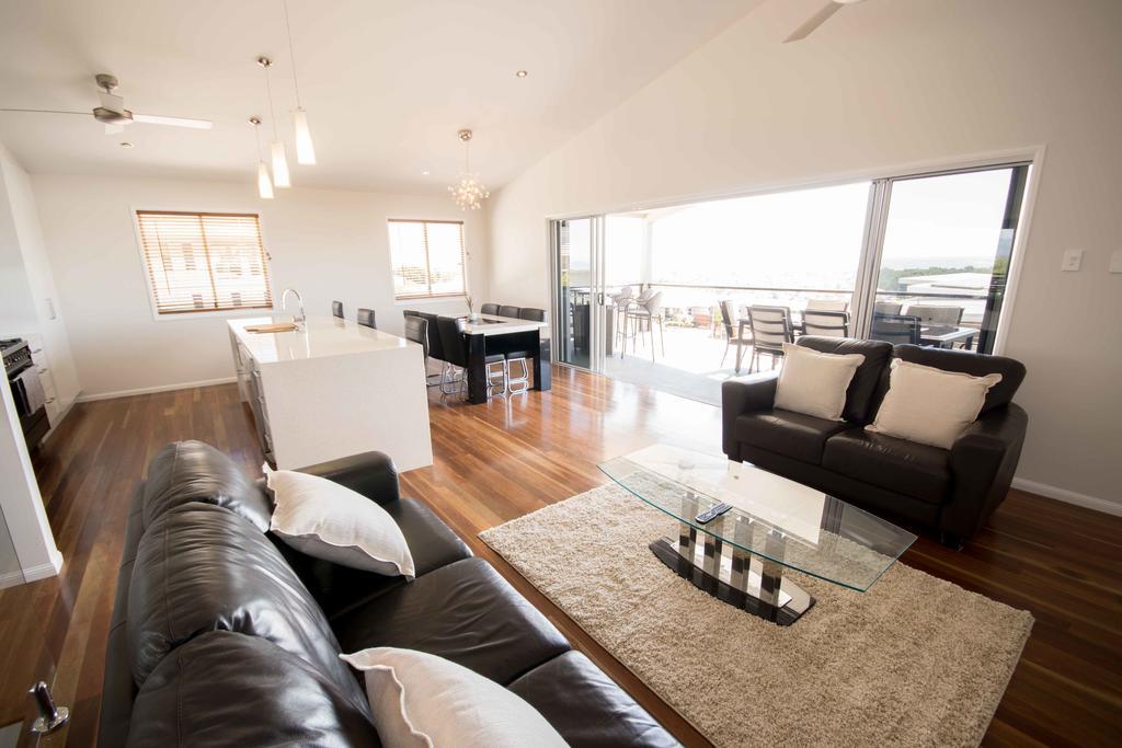 Modern Luxury Ocean Views Townsville