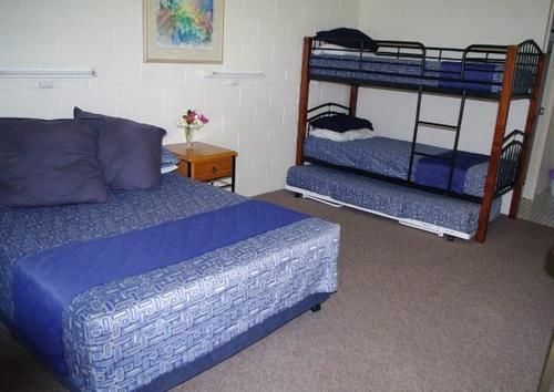 Sunbird Motel 3*