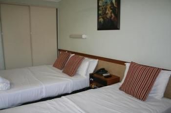 Shoredrive Motel 3*