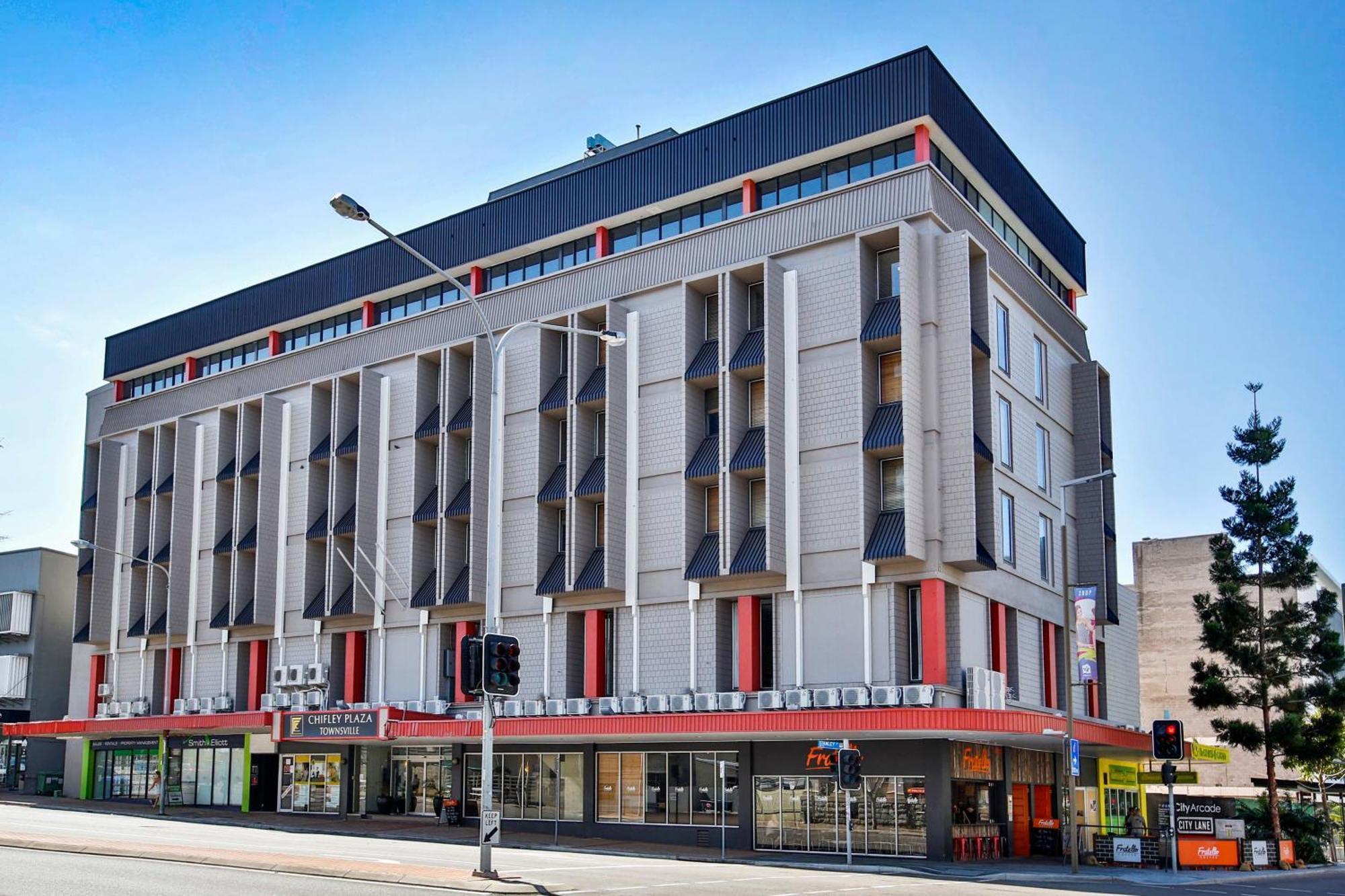 Madison Plaza Hotel 4*