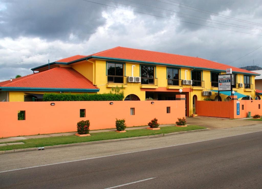 Cedar Motel 3*
