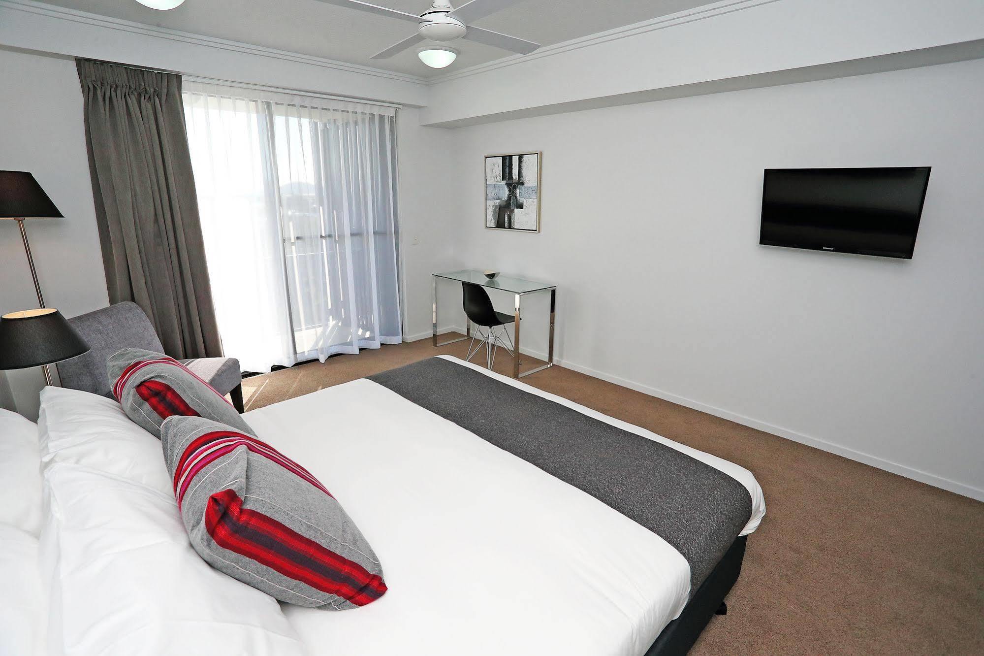Q Paddington 4*