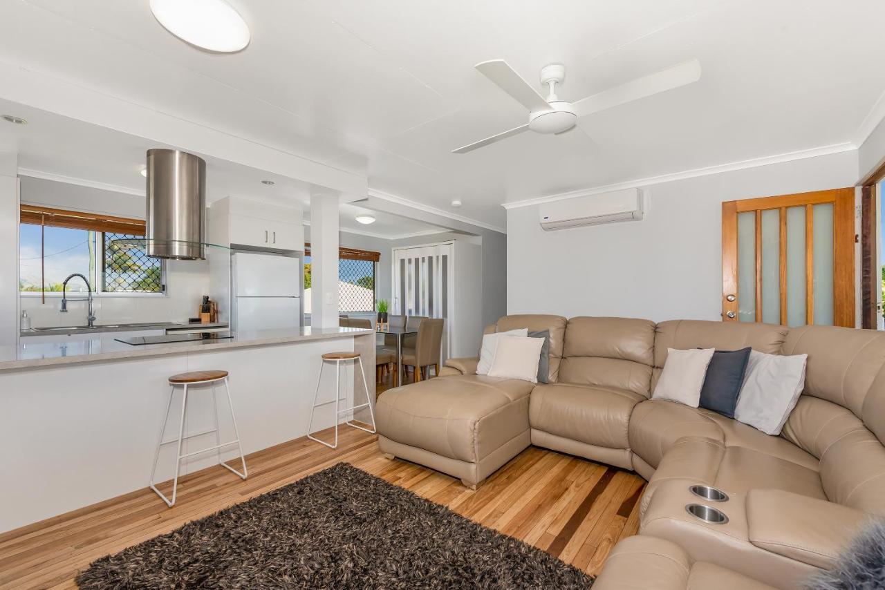 Holiday home 3 Bedroom Near The Airport *