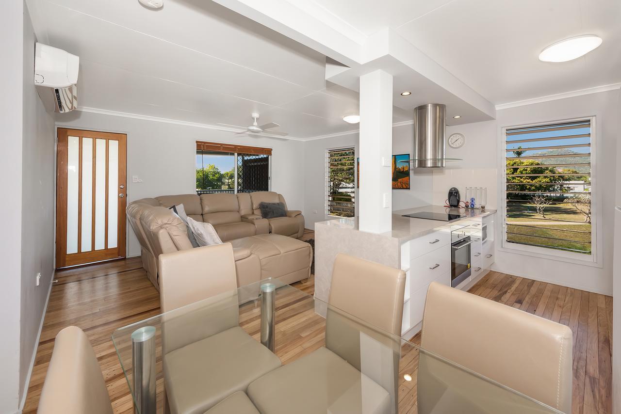 3 Bedroom Near The Airport Holiday home