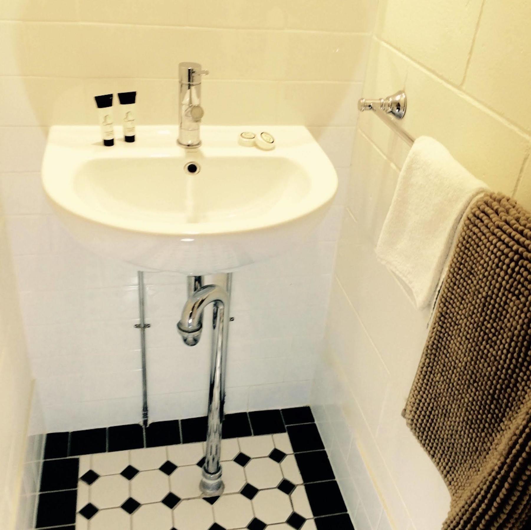 Yongala Lodge By The Strand Motel Townsville
