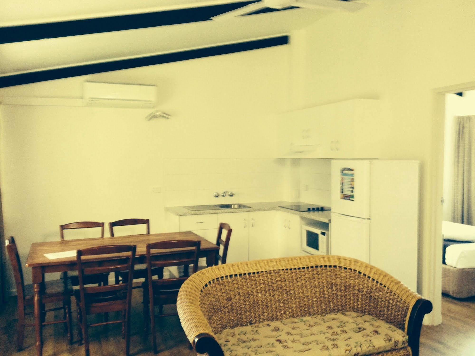 Motel Yongala Lodge By The Strand 3*