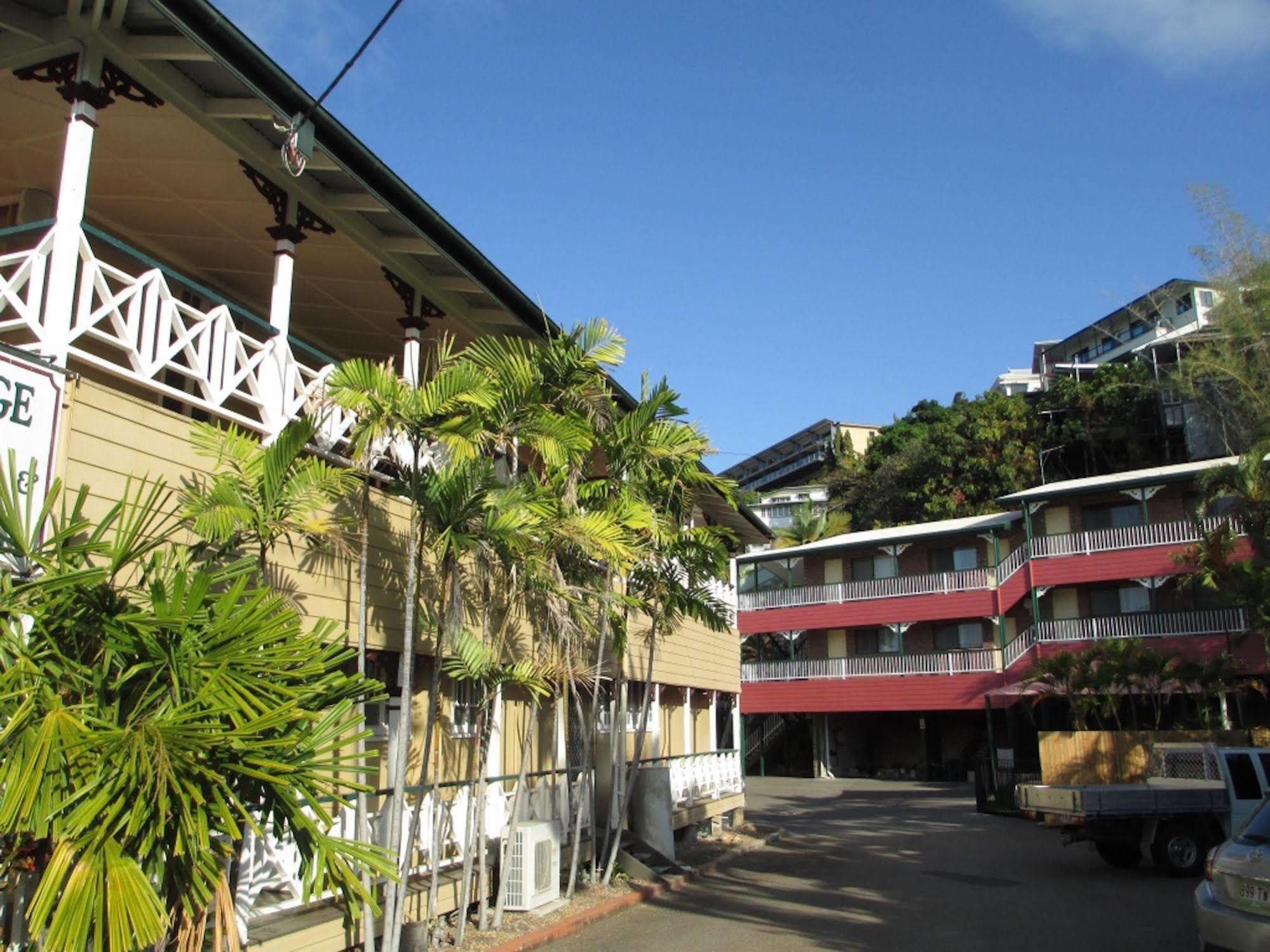 Motel Yongala Lodge By The Strand 3*