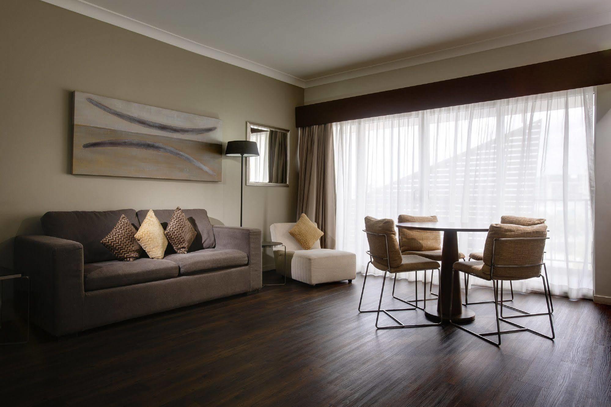 Aparthotel Grand And 4*