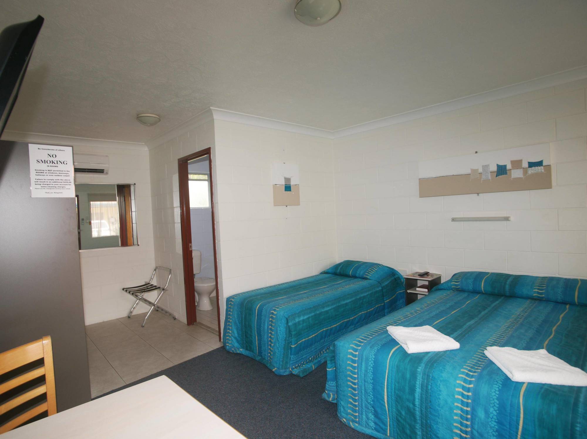 Cedar Motel 3*