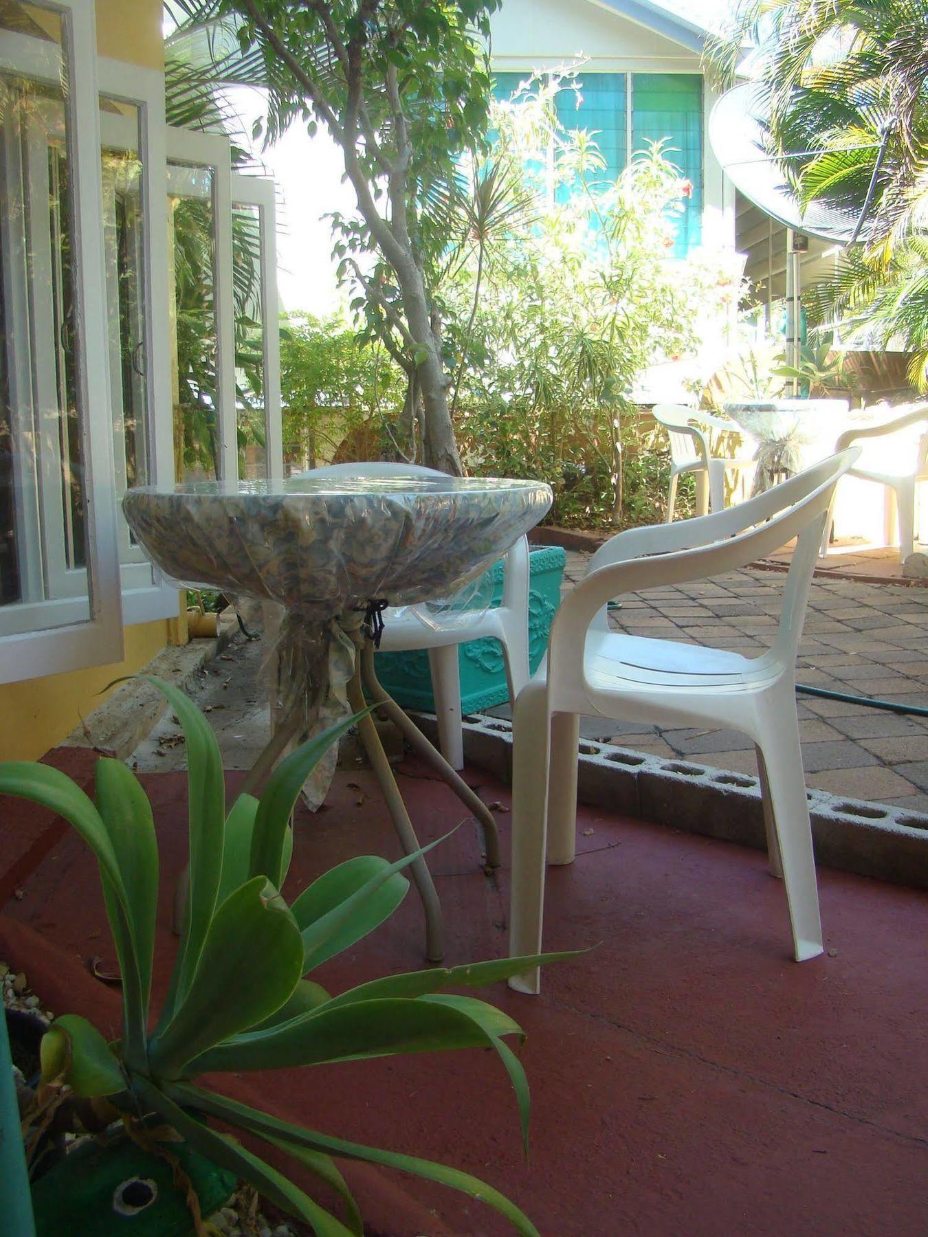 Orchid Hostel *