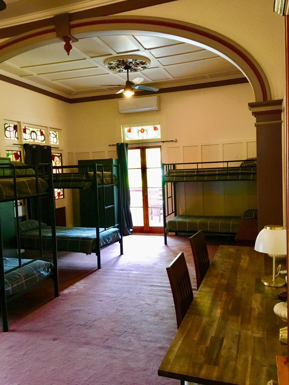 Hostel The Avenue *