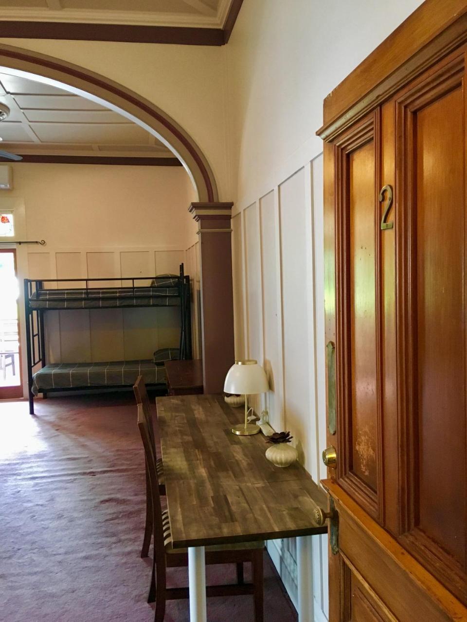 Hostel The Avenue *