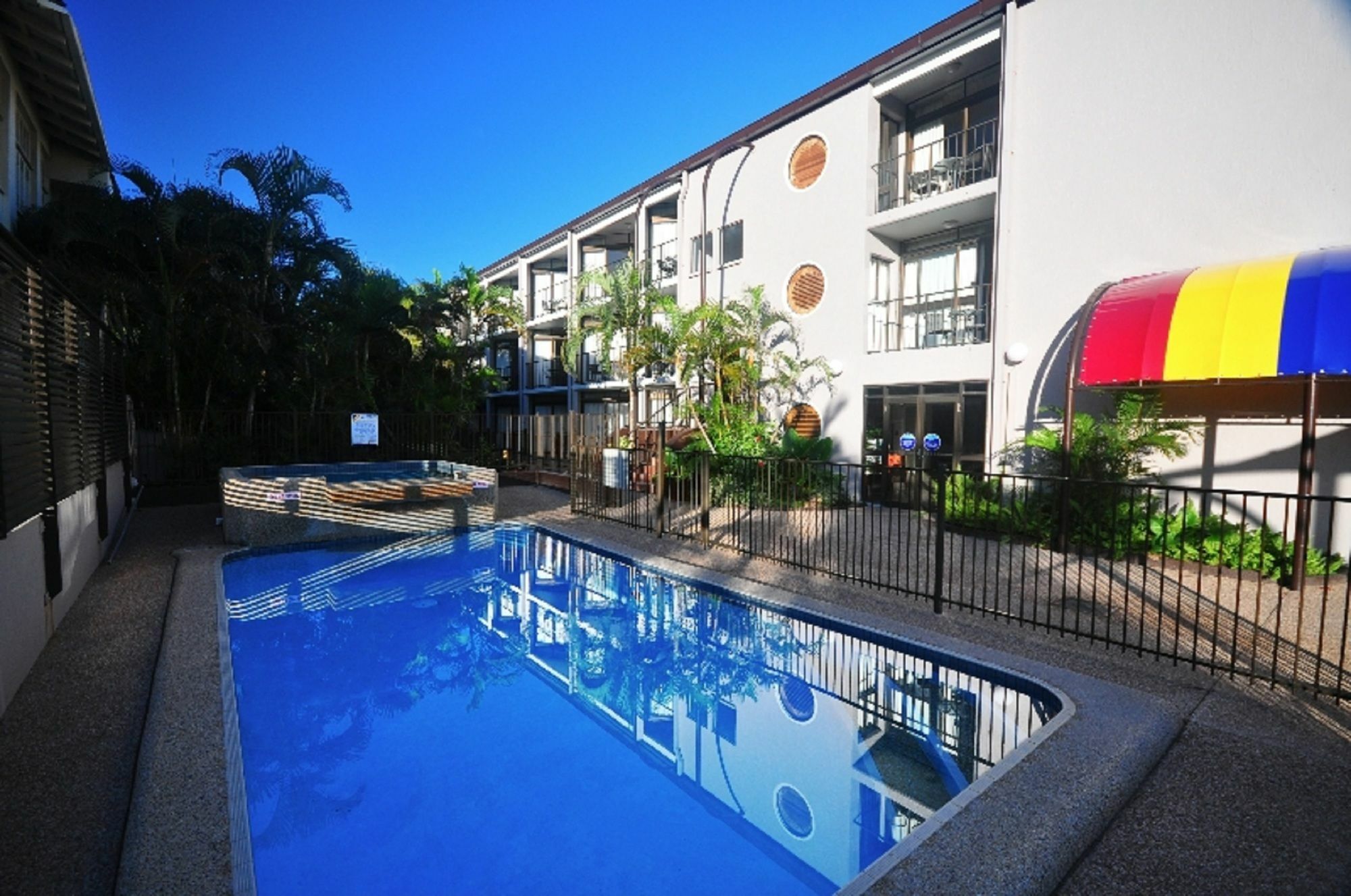 Waters Edge The Hotel 4*