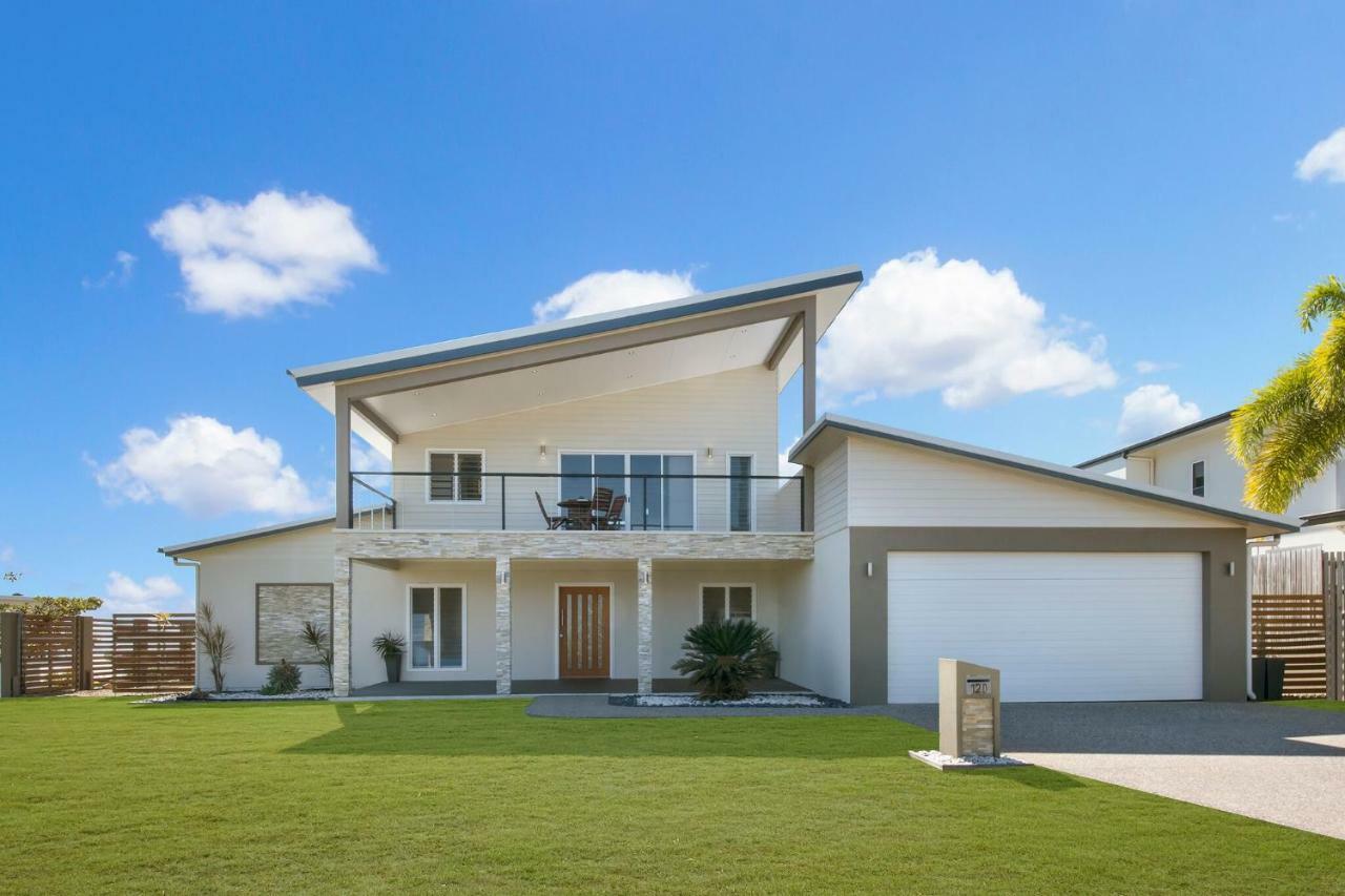 Modern Luxury Ocean Views Holiday home Townsville
