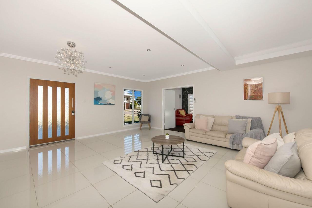 Modern Luxury Ocean Views Holiday home *