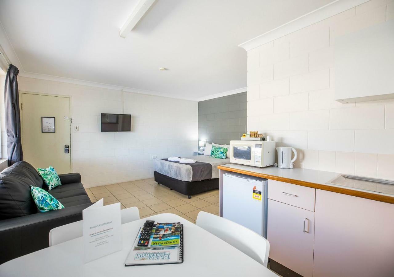 Banjo Paterson Motor 3*