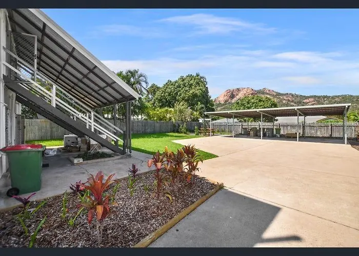Townsville Suites